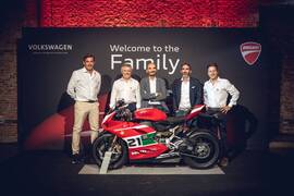 Botello sonríe con la llegada de Ducati a Volkswagen Group Distribución