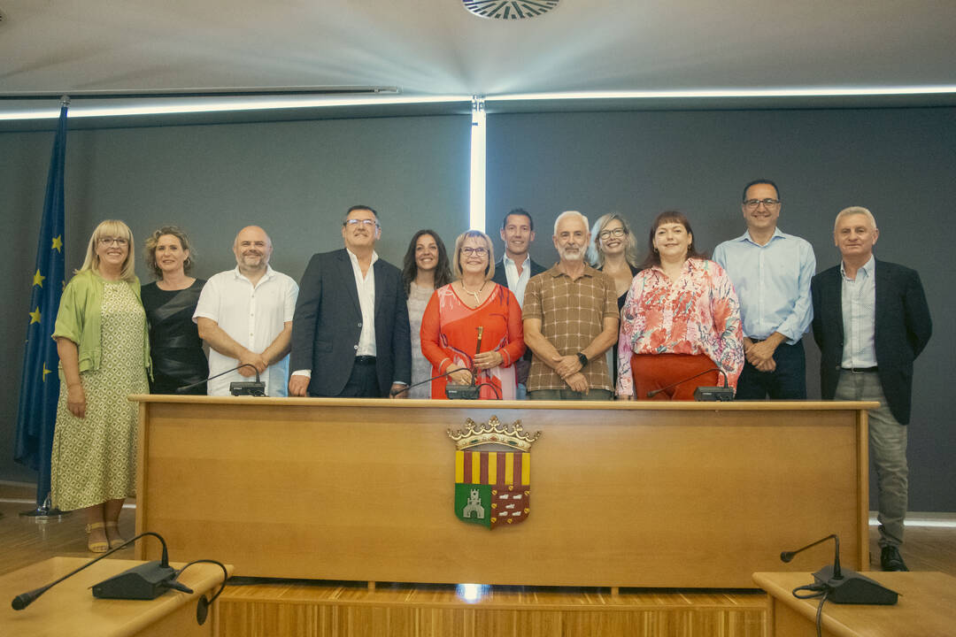 Nou equip de govern de l'Ajuntament de Picassent amb Conxa Garcia, alcaldessa, al front - AJUNTAMENT DE PICASSENT