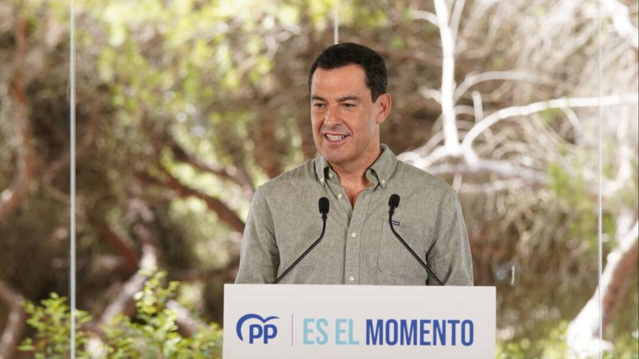 El presidente de la Junta y del PP-A, Juanma Moreno, desde Cartaya (Huelva).