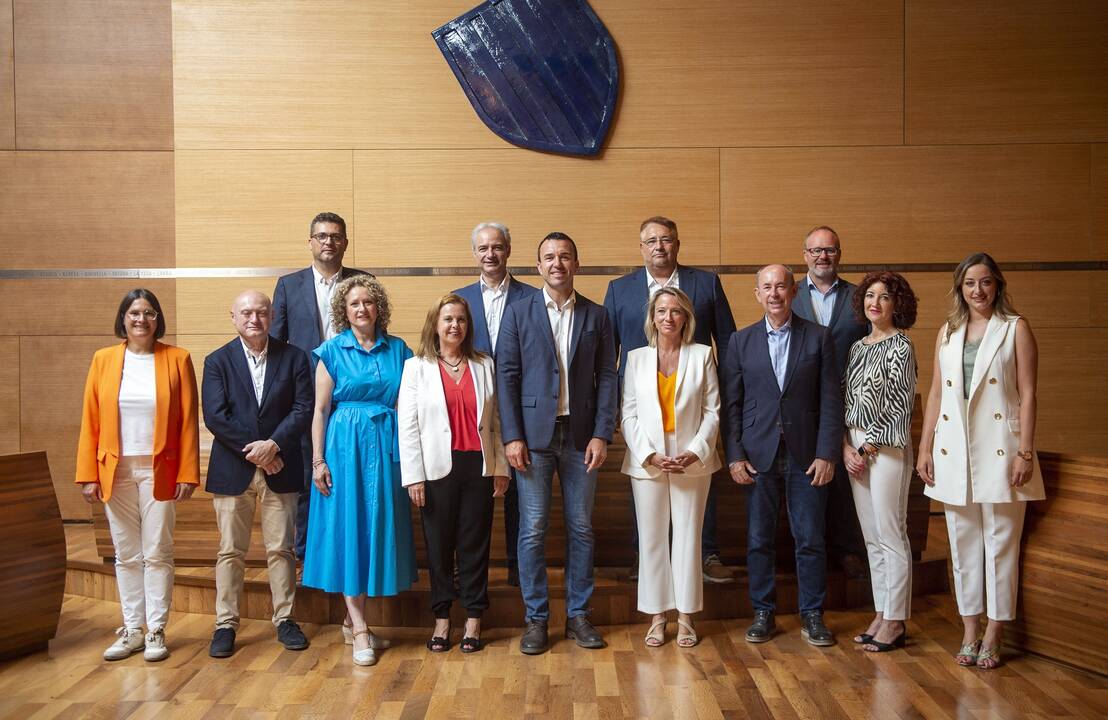 El presidente de la Diputación de Valencia, el 'popular' Vicent Mompó, ha presentado este miércoles por la tarde un equipo de gobierno compuesto por seis mujeres y seis hombres, todos pertenecientes al grupo del PP - EUROPA PRESS