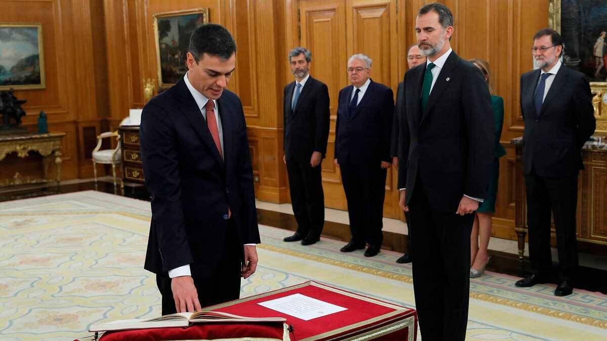 El Rey, en Zarzuela, en una de las dos promesas de Sánchez como presidente