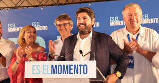 López Miras inicia el deshielo con Vox y le ofrecerá puestos en la Asamblea