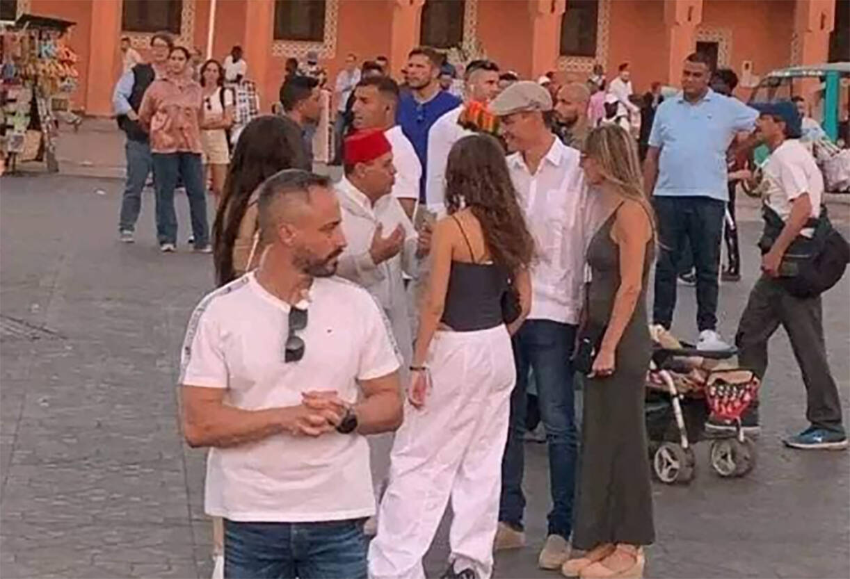 Pedro Sánchez, Begoña Gómez y sus hijas, en Marrakech.
