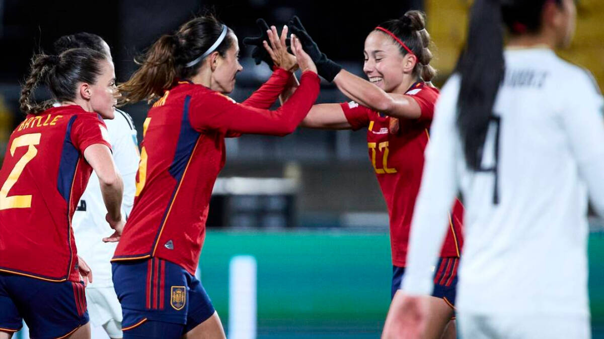 España celebra uno de sus goles ante Costa Rica.