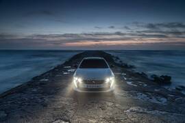 Peugeot mejora su tecnología night vision para una conducción nocturna segura