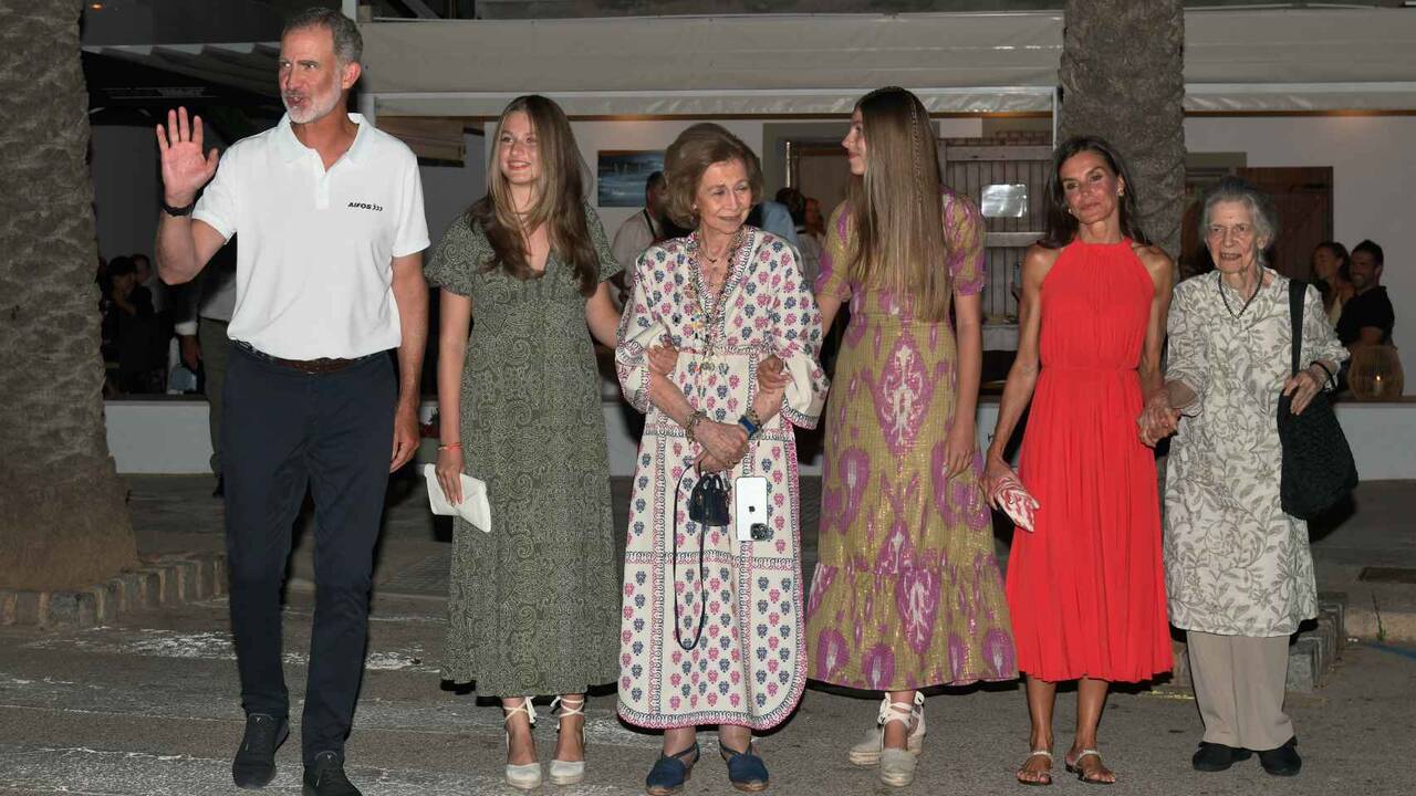 La Familia Real y la Reina Sofía, en una salida nocturna en Palma.