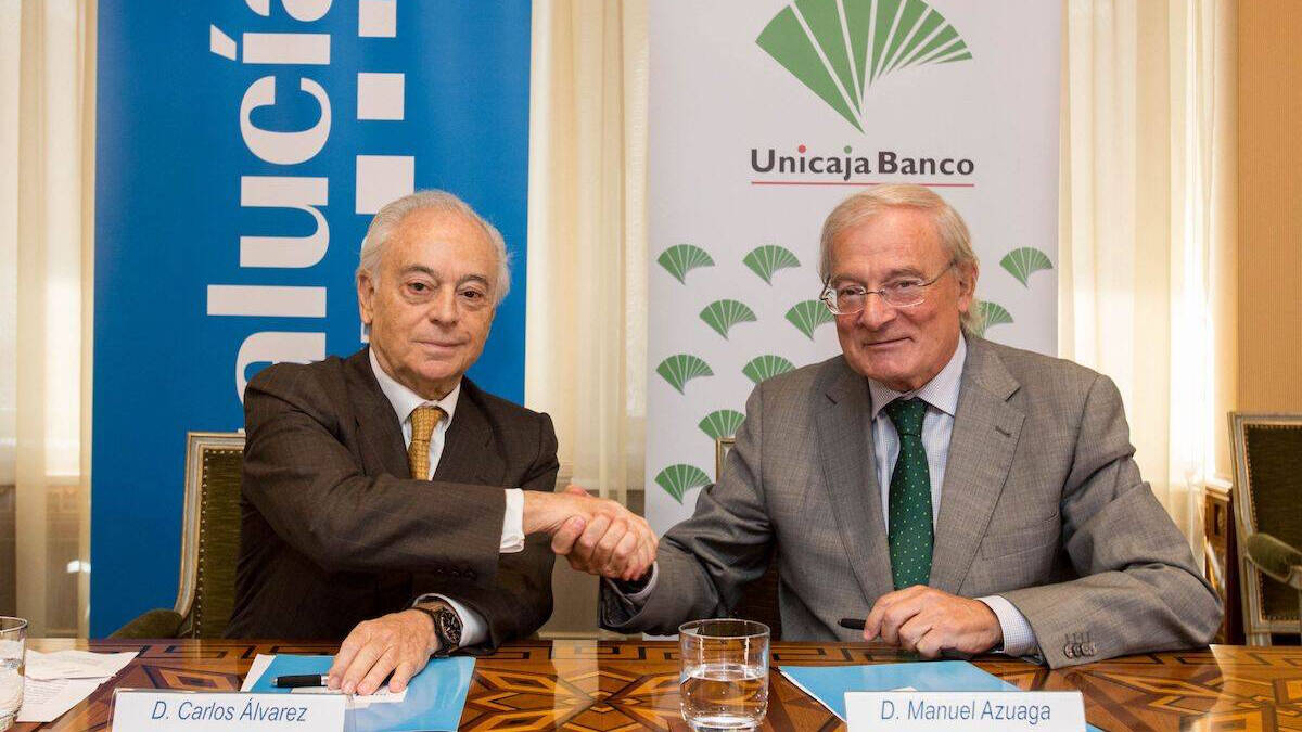 Carlos Álvarez y Manuel Azuaga, presidentes de Santalucía Unicaja Banco, respectivamente.