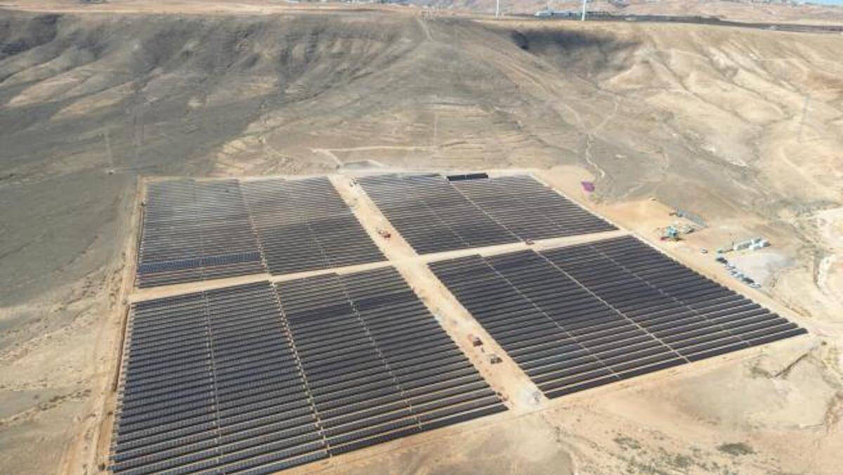 La planta fotovoltaica Llanos Pelaos III en Fuerteventura, la primera de Canarias. Iberdrola.