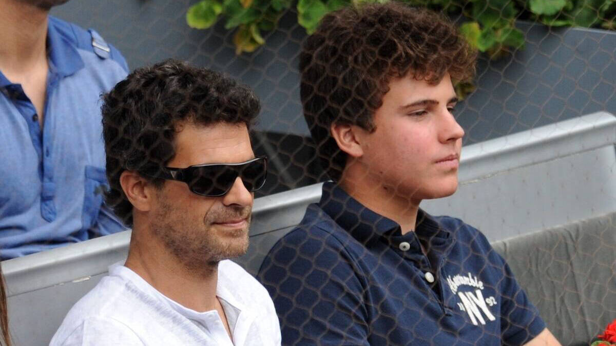 Rodolfo Sancho y su hijo Daniel, viendo un partido de tenis en 2011. Europa Press.