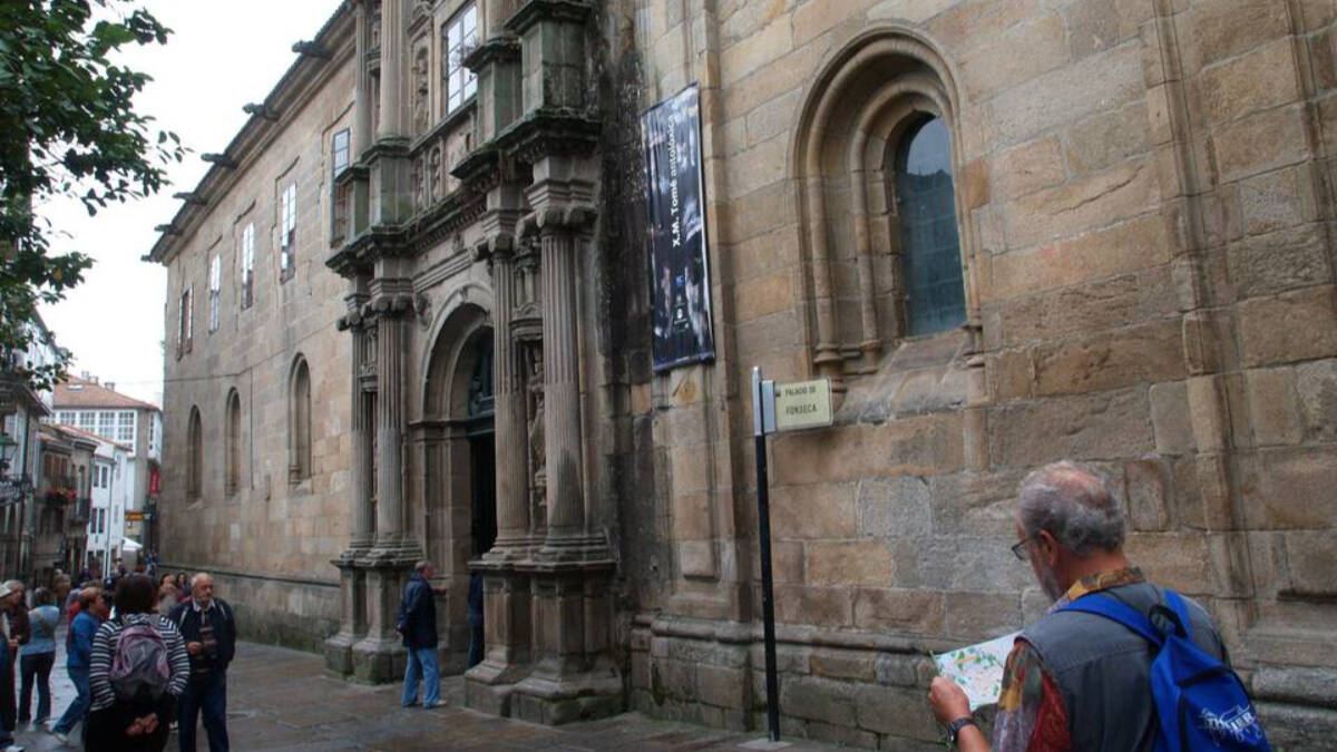 Exterior de la fachada del Pazo de Fonseca en Santiago de Compostela (A Coruña). Foto de ARCHIVO