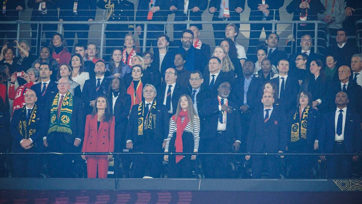 La reina Letizia y la infanta Sofía asistieron a la final de la Copa del Mundo de Fútbol Femenino