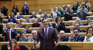 El PSOE sigue con el ‘mercado persa’: regala ahora senadores a Junts y PNV para tener grupo