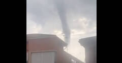 Las tormentas dejan un tornado en Cheste y una manga marina en Benidorm