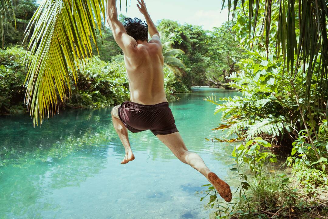 Jamaica - saltando al río