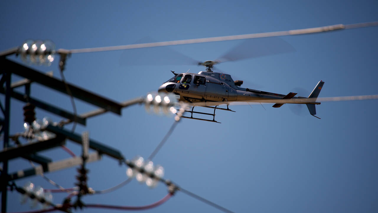 Revisión de las redes eléctricas mediante la cámara del helicóptero