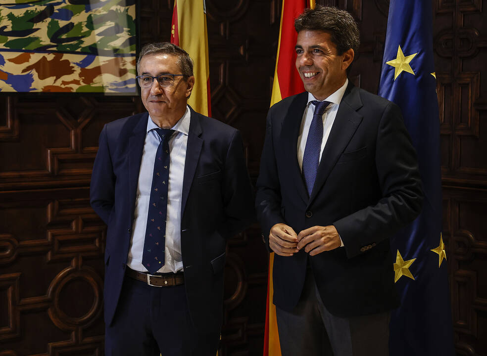  El nuevo conseller de Educación, Universidades y Empleo, José Antonio Rovira y el presidente de la Generalitat valenciana, Carlos Mazón.