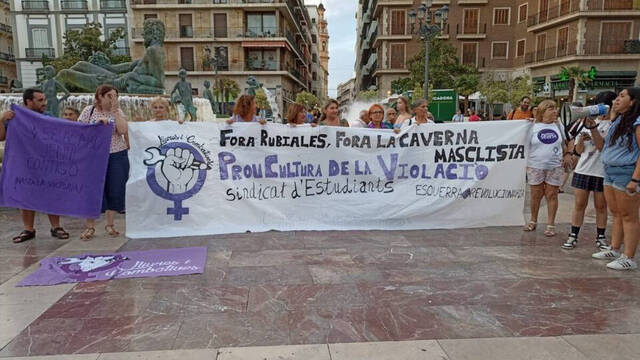 Valencia se cansa de Rubiales: pinchazo total de la concentración feminista 