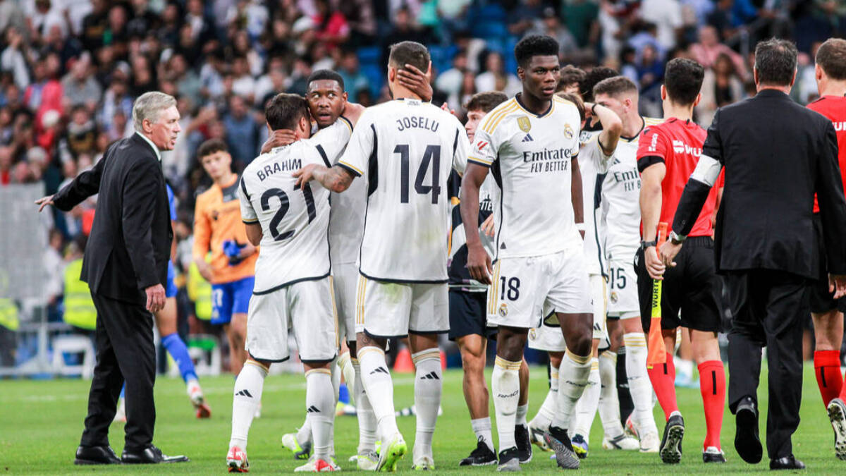Los jugadores del Real Madrid celebran una victoria.