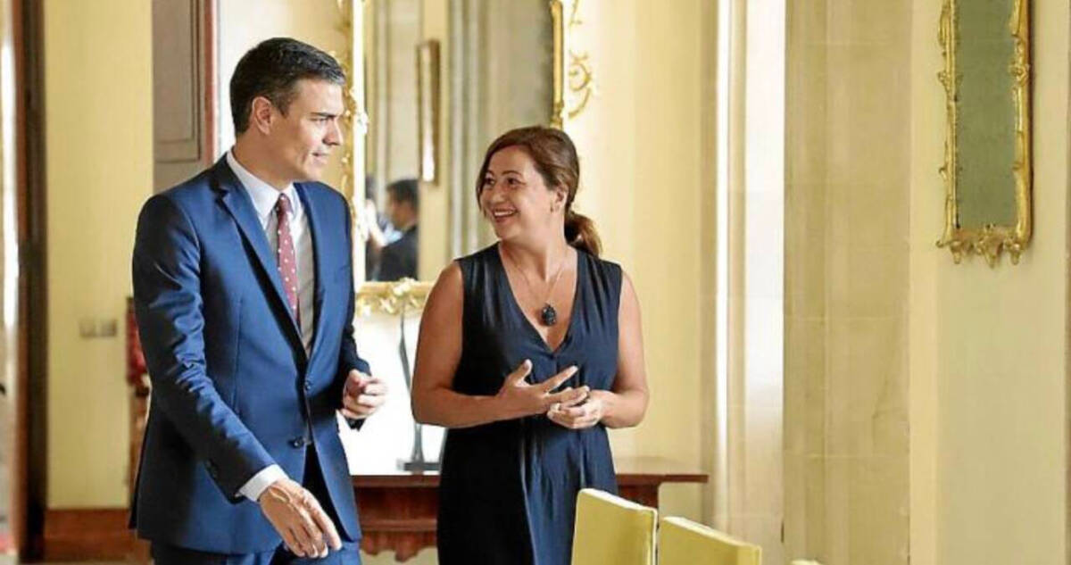 Francina Armengol con Pedro Sánchez