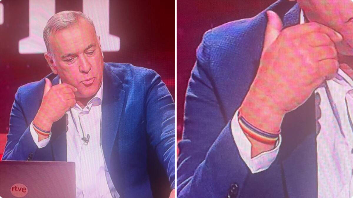 Imagen de la pulsera que Xabier Fortes llevaba durante el directo de 'La noche en 24 horas' de RTVE.
