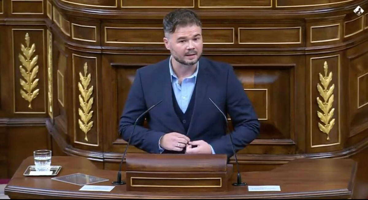 Rufián habla catalán en el Congreso