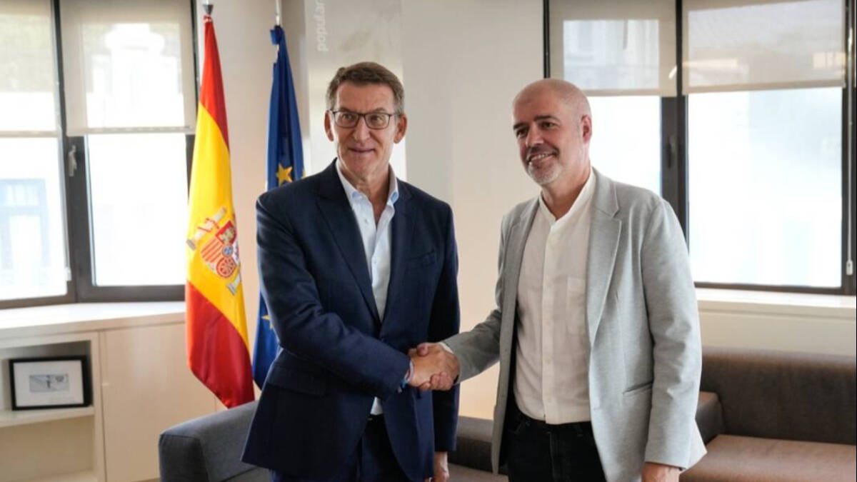El líder del PP, Alberto Núñez Feijóo, se ha reunido con el secretario general de CC.OO. , Unai Sordo, en su ronda de contactos para la investidura.