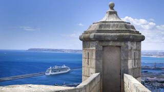 Alicante celebra el Día Mundial del Turismo con reconocimientos a Gloria Ruso. 