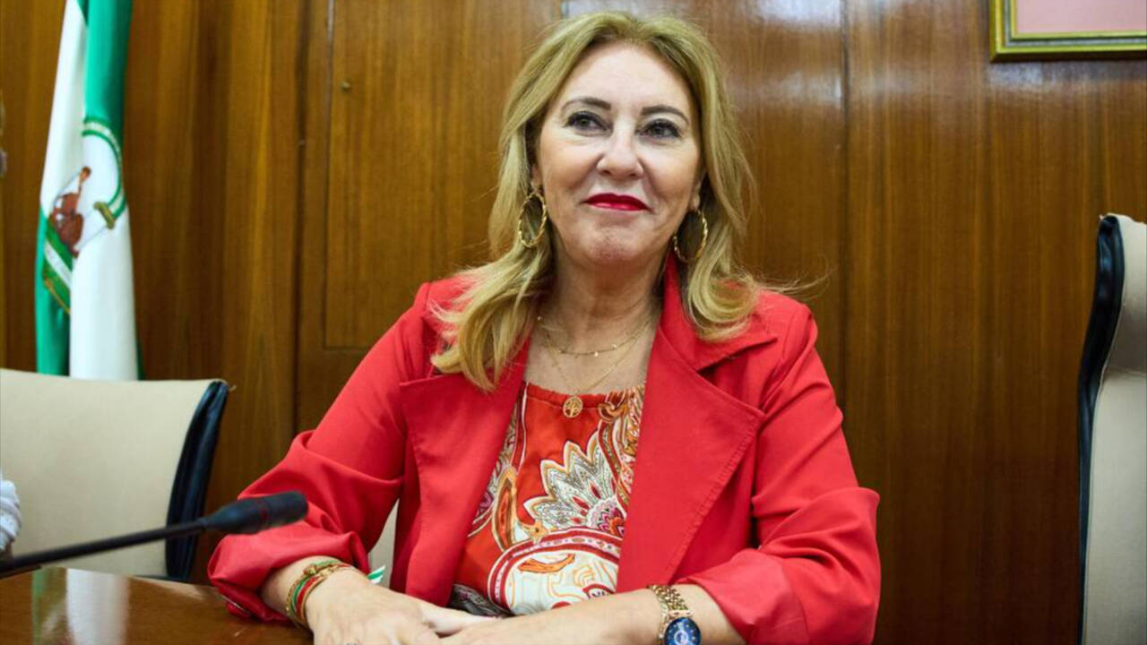 La consejera de Economía, Hacienda y Fondos Europeos de la Junta de Andalucía, Carolina España, en el Parlamento.