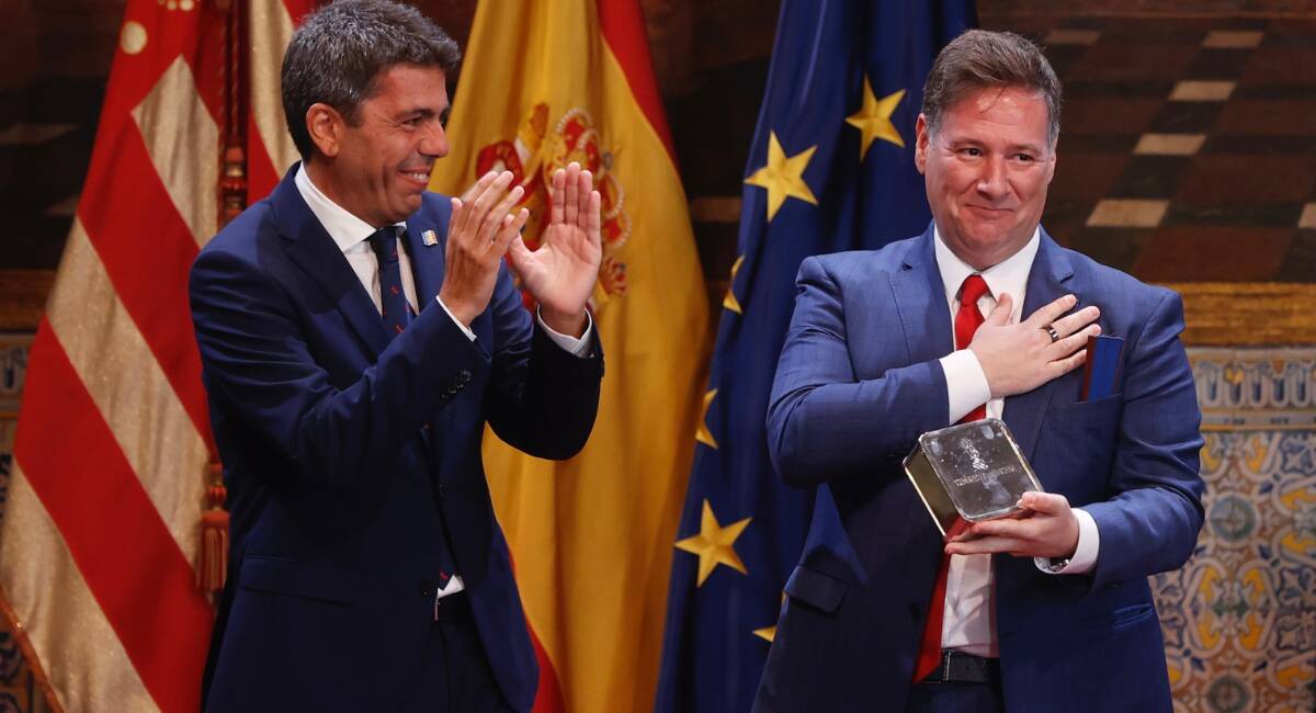 Carlos Latre recoge la Alta Distinción de Generalitat como Embajador de la Comunitat durante el 9 d'ctubre - EUROPA PRESS