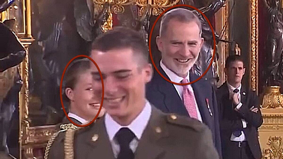 La princesa Leonor y el Rey Felipe VI riéndose tras la broma hecha por el compañero de Leonor de la Academia Militar de Zaragoza