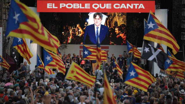 El órdago de Puigdemont a Sánchez: o independencia o elecciones 