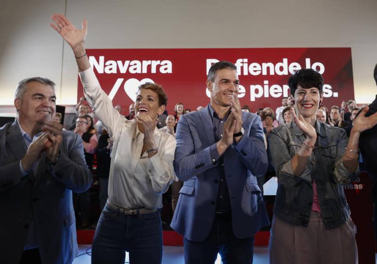 Cerdán, Chivite, Sánchez y la portavoz socialista en Pamplona, Enma Sáiz.