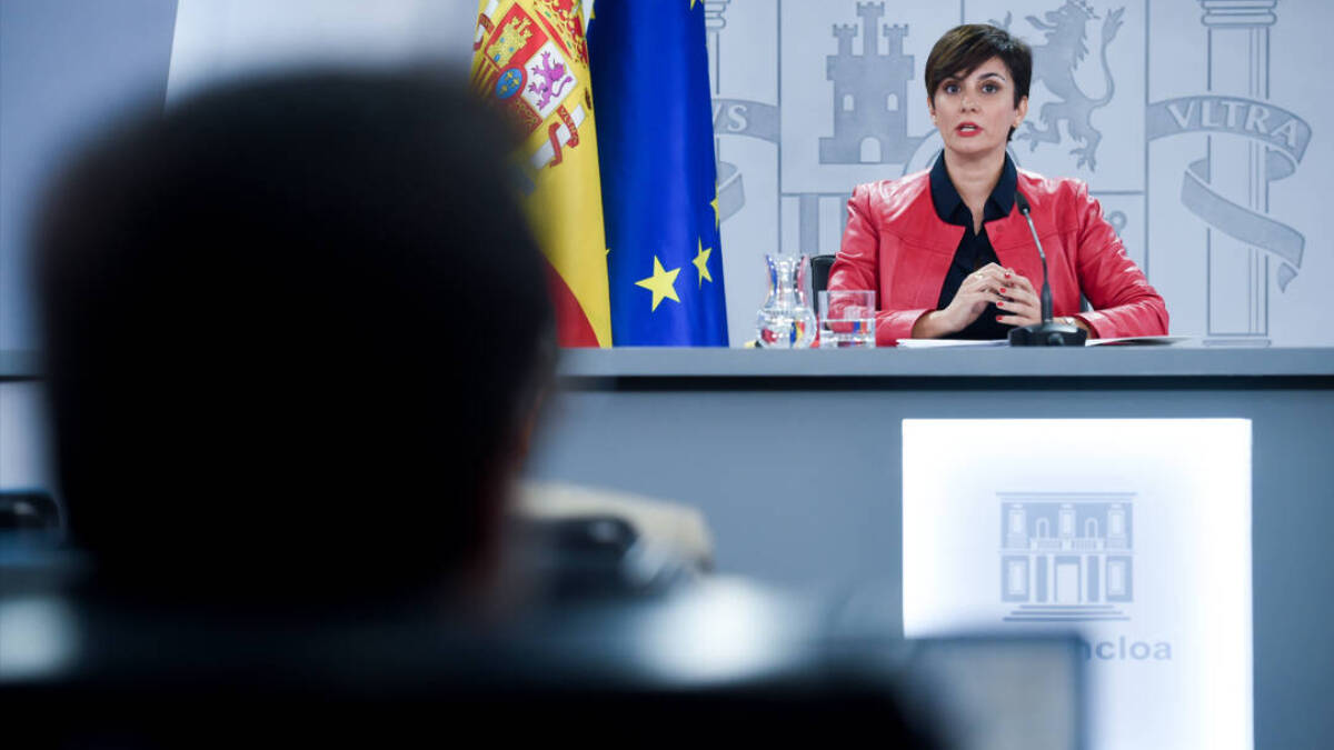 La portavoz del Gobierno en funciones, Isabel Rodríguez, durante una rueda de prensa posterior al Consejo de Ministros.