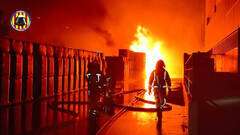 Los vecinos de Potríes confinados a causa de un incendio en una empresa química