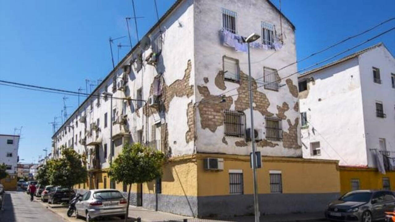 Barrio sevillano de Los Pajaritos, entre los más pobres de España.
