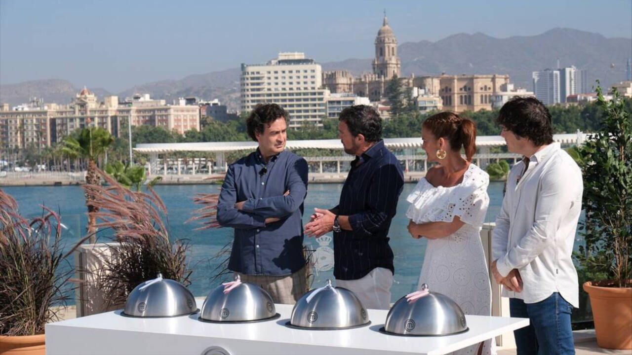 Antonio Banderas junto al jurado de Masterchef Celebrity en Málaga.
