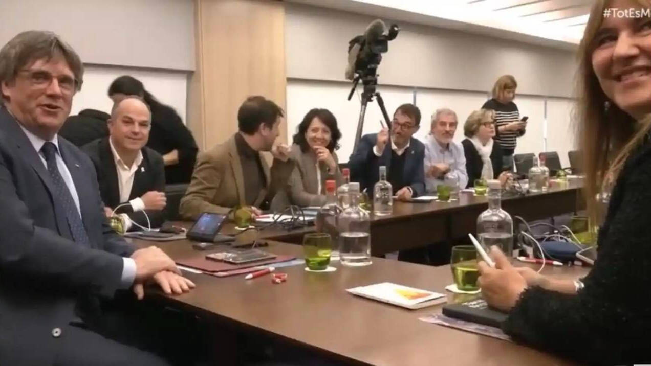 Puigdemont se reúne con la cúpula de Junts en Bruselas