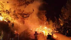 El incendio de Montitxelvo continúa descontrolado y ha quemado ya 1.400 hectáreas