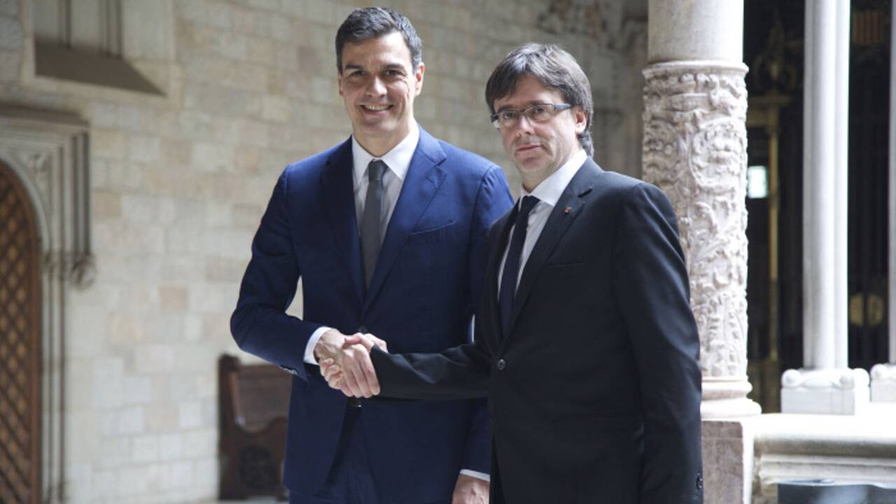Pedro Sanchez con Carles Puigdemont