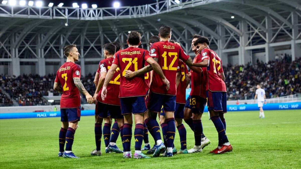 España ganó 1-3 en Chipre y queda a un punto de asegurar el liderato.