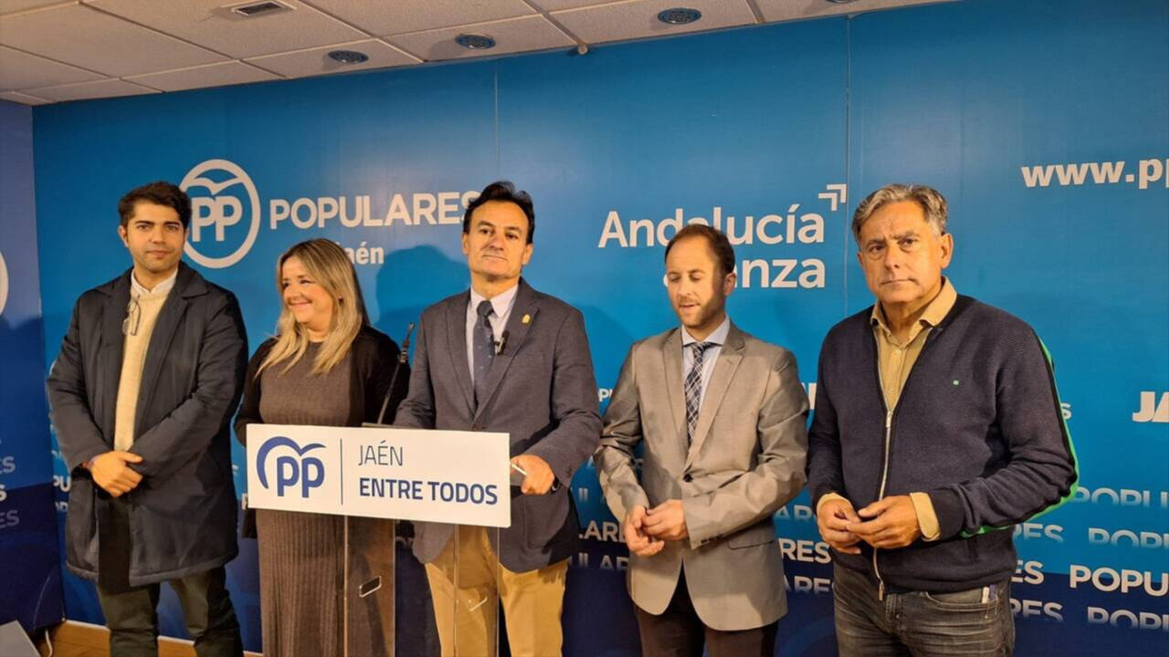 Los dirigentes del PP de Jaén con Agustín González a la cabeza.