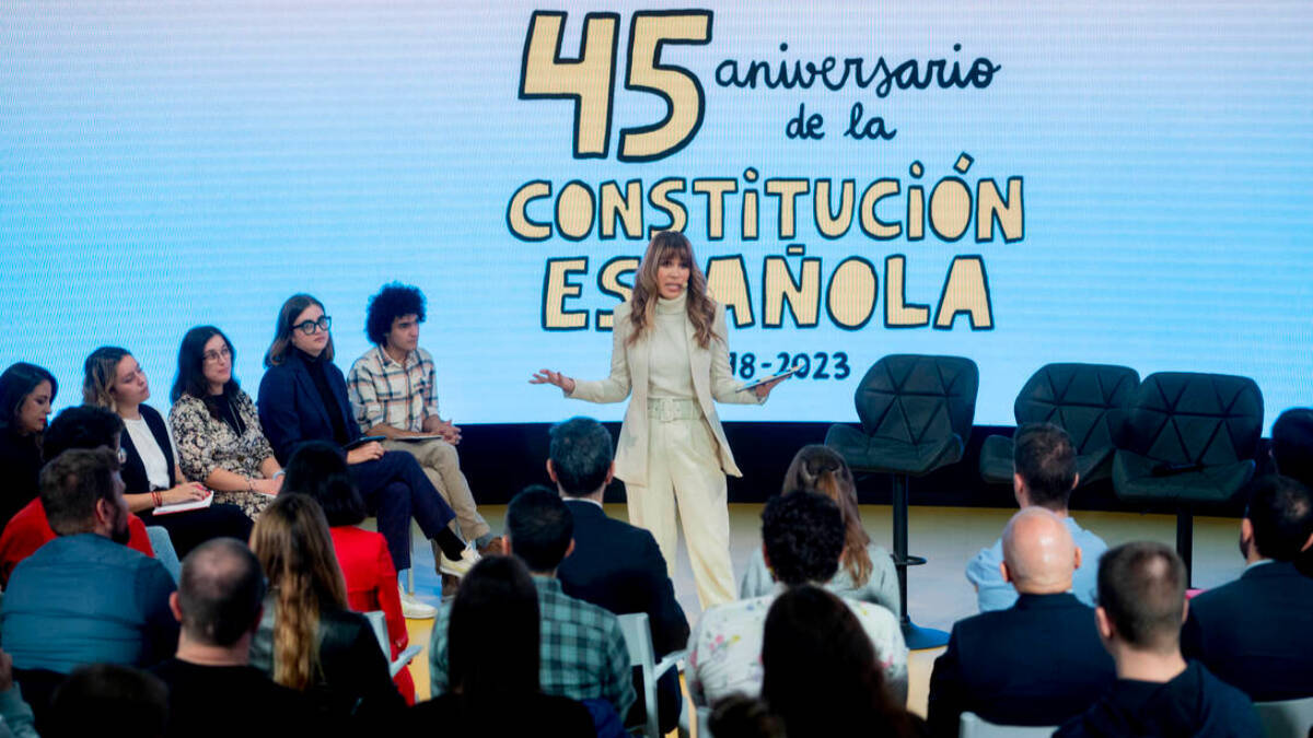 María Gómez, este lunes, en un acto enmarcado dentro del 45 aniversario de la Constitución. 