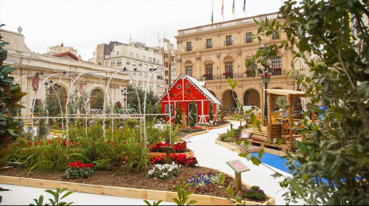 Un jardín navideño en la plaza mayor de Castellón en 2022.