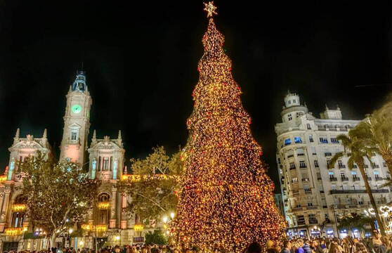 Árboles, belenes y mercadillos: Ruta completa para vivir la Navidad en Valencia