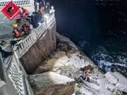 Un hombre herido al caer por un acantilado en Mirador del Castillo en Benidorm y quedar a pocos metros del mar