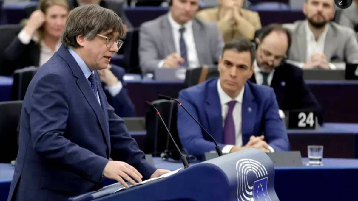 Puigdemont habla ante Sánchez en el Parlamento Europeo 
