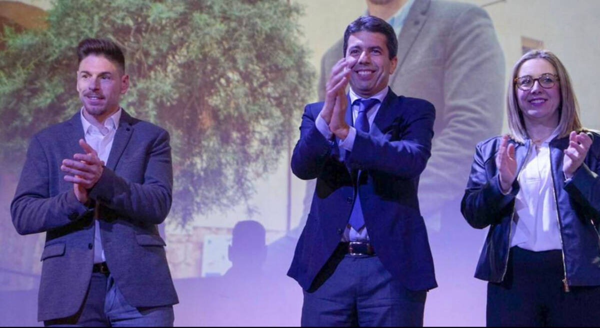 Mazón con Juan Carlos Roses, futuro alcalde de Albaida