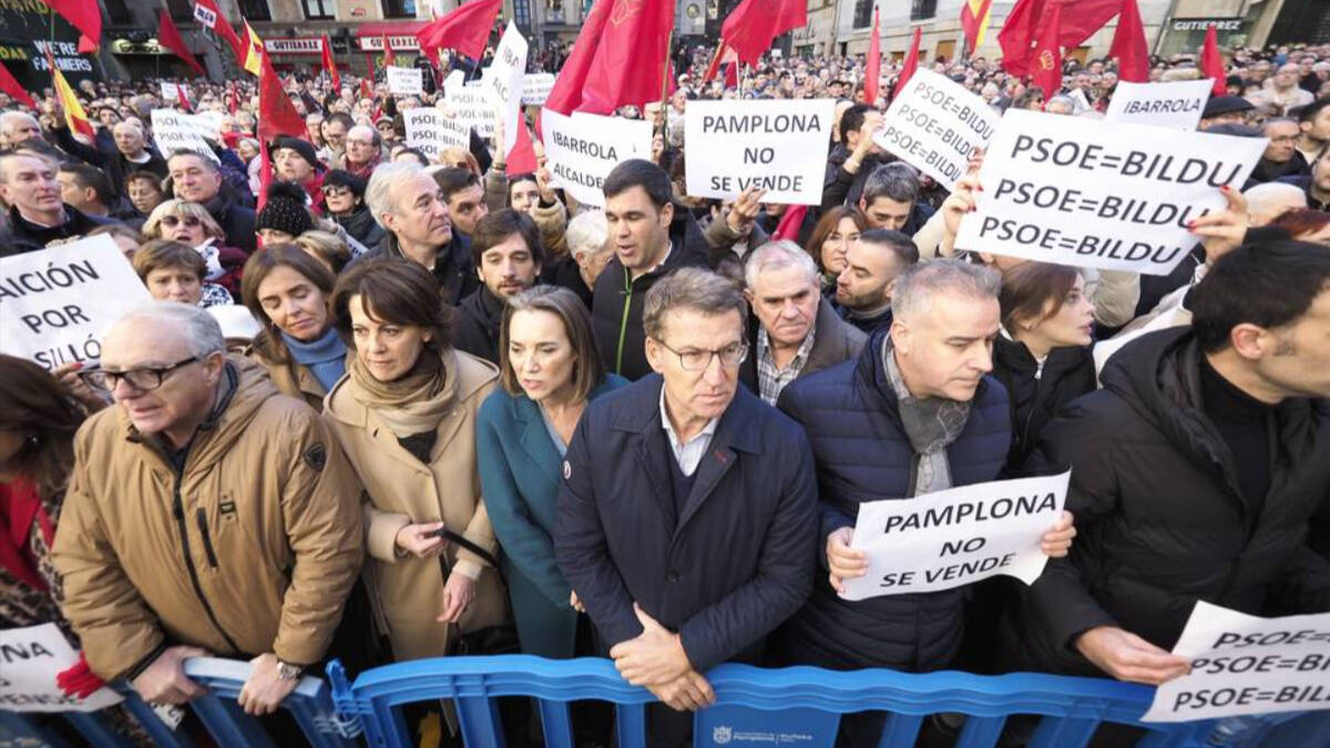 Feijóo, en la concentración de Pamplona de esta mañana contra el pacto PSOE-Bildu