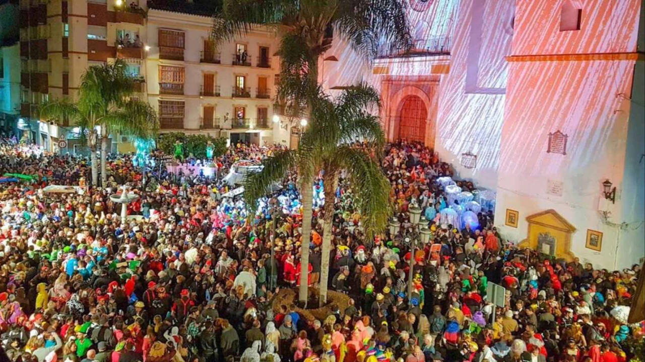 Nochevieja de disfraces en Coín (Málaga). Foto:  J.M. Santos Forner.

