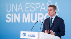 Feijóo cierra 2023 presentándose como “una España sin muros” frente a Sánchez